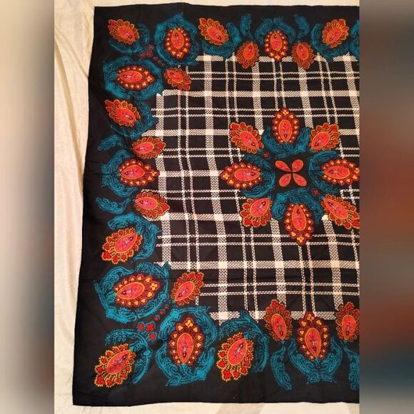 Diane Von Furstenberg XLarge Paisley & 💯 Silk Scarf Plaid Scarf NWT - Picture 2 of 16